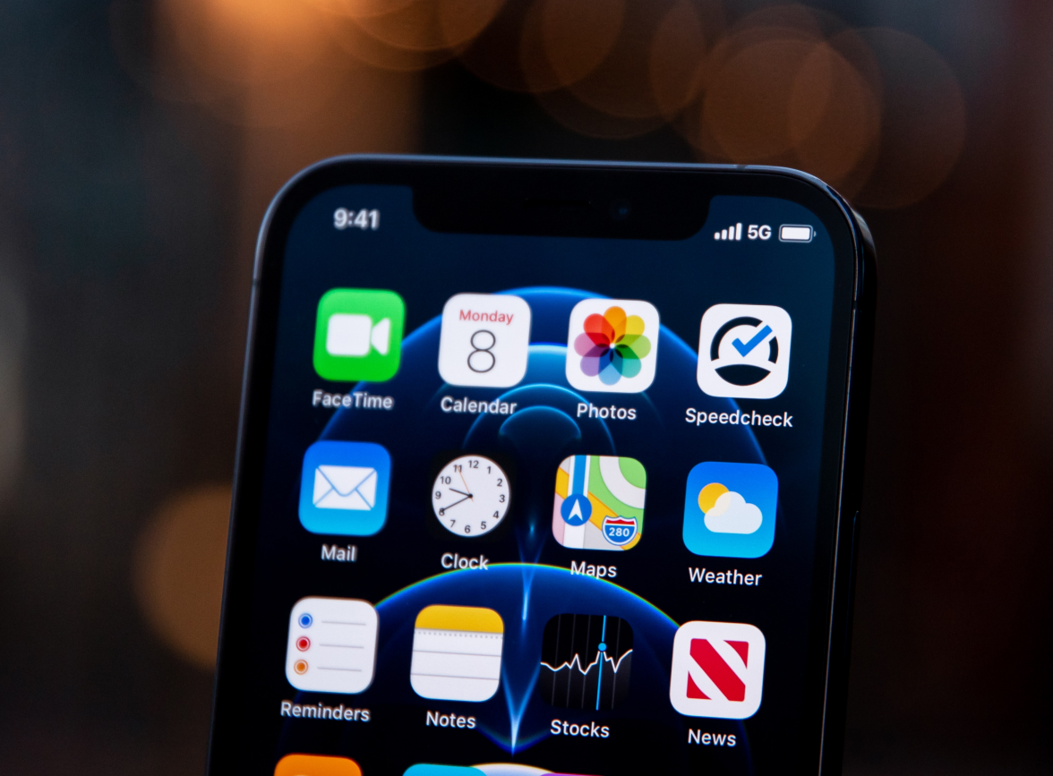 萨嘎苹果手机维修分享为什么 iPhone 12 在冬季会自动关机 